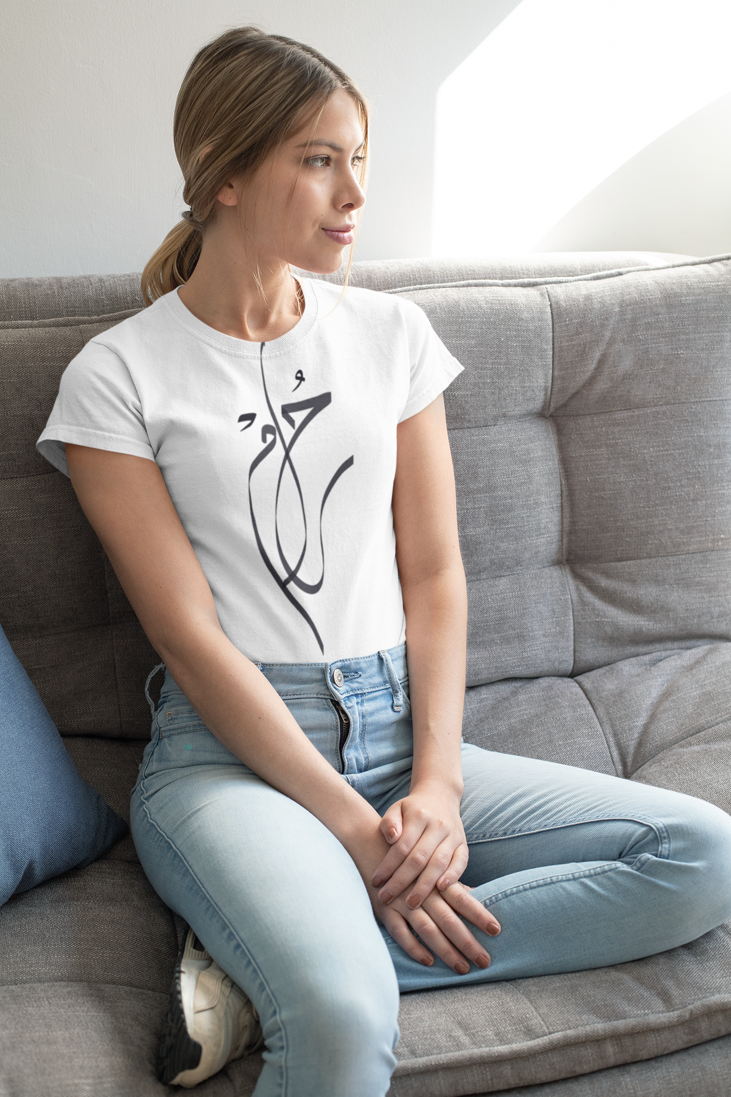 Short sleeve T shirt Arabic calligraphy حلم / Dream